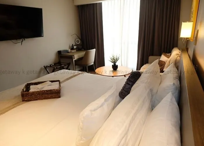 Aparthotel Acqua At The Residences Acqua Near Makati And Bgc 3*