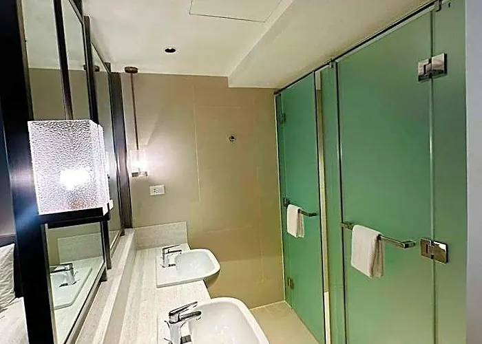 Acqua At The Residences Acqua Near Makati And Bgc 3* Manila