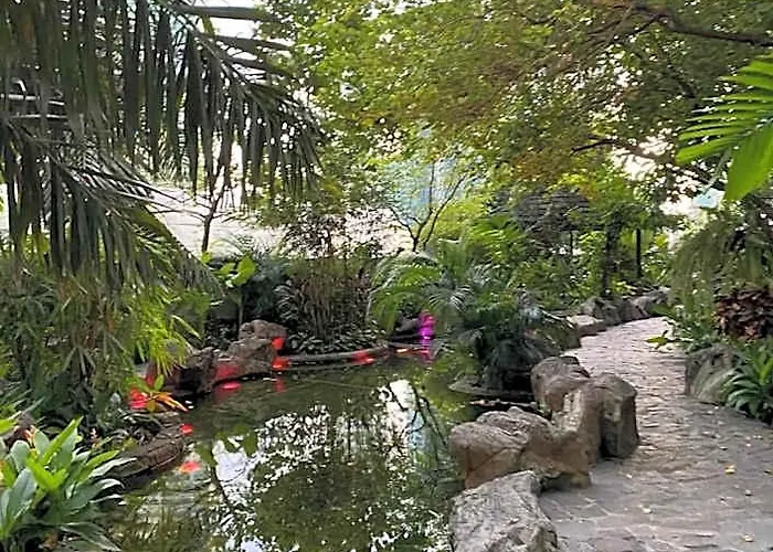Acqua At The Residences Acqua Near Makati And Bgc Aparthotel